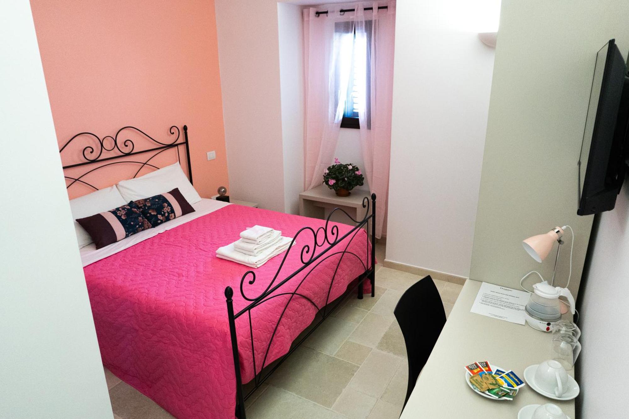 Duomo Guest House บาร์เลตตา ภายนอก รูปภาพ