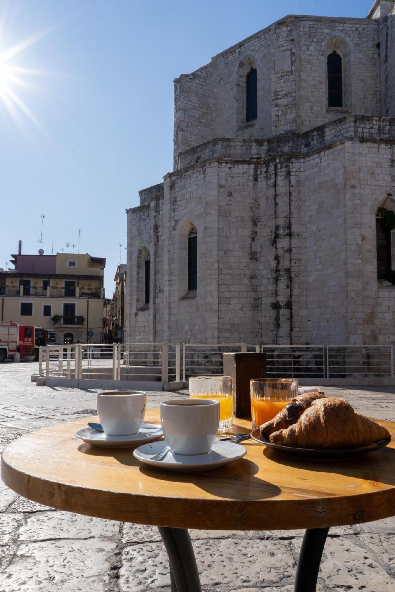 Duomo Guest House บาร์เลตตา ภายนอก รูปภาพ