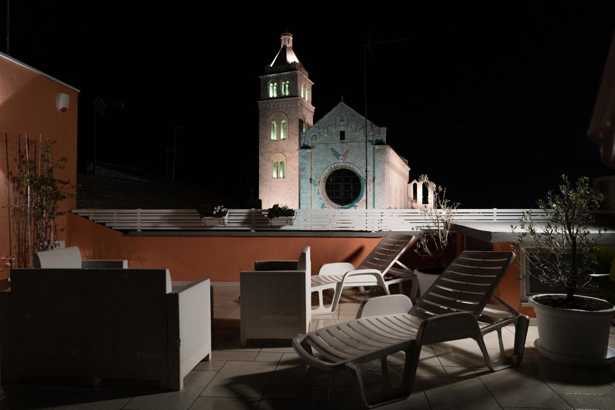 Duomo Guest House บาร์เลตตา ภายนอก รูปภาพ