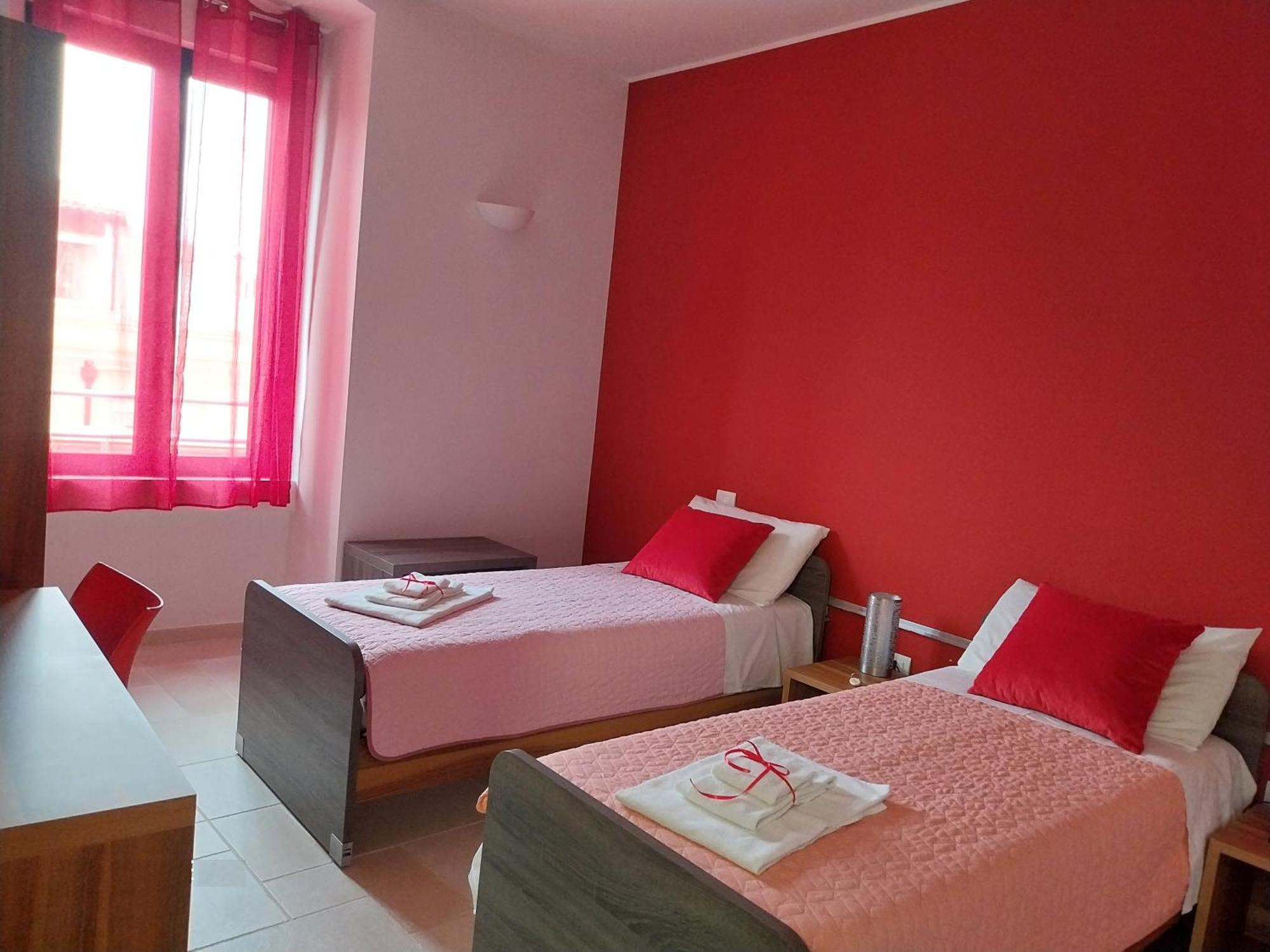 Duomo Guest House บาร์เลตตา ภายนอก รูปภาพ
